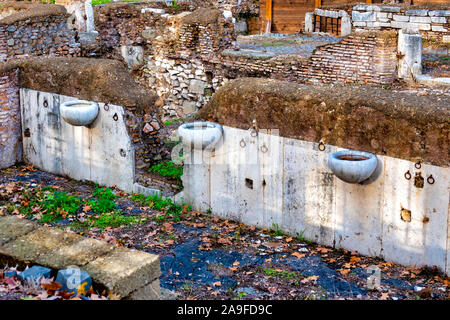 Überreste der "Ghettarello", dem zweiten jüdischen Ghetto von Rom an der Piazza di Monte Savello, Rom, Italien Stockfoto