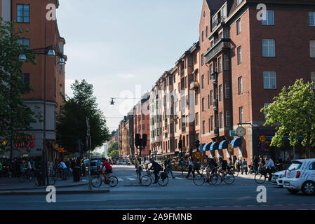 Rörstrandsgatan Stockholm, Ansicht im Sommer Rörstrandsgatan, einer beliebten Einkaufsstraße, bekannt als Little Paris in Birkastan, Stockholm, Schweden. Stockfoto