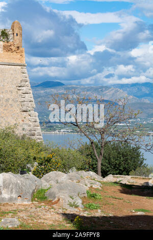 Alten venezianischen Schloß oder die Festung auf dem Hügel in wunderschönen griechischen Stadt Nafplio, Peloponnes, Griechenland Stockfoto