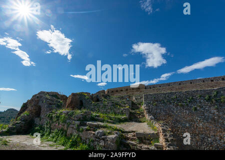 Alten venezianischen Schloß oder die Festung auf dem Hügel in wunderschönen griechischen Stadt Nafplio, Peloponnes, Griechenland Stockfoto