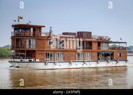 Eine Tour auf dem Irrawaddy (Ayeyarwady Fluss), Mandalay, Myanmar. Stockfoto