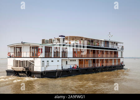 Eine Tour auf dem Irrawaddy (Ayeyarwady Fluss), Mandalay, Myanmar. Stockfoto