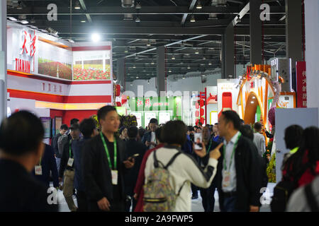 (191115) - NANCHANG, November 15, 2019 (Xinhua) - Foto auf November 15, 2019 zeigt die Szene des 17. China Internationale landwirtschaftliche Messe (CATF) in Nanchang, der Hauptstadt der Provinz Jiangxi im Osten China übernommen. Die 17 CATF Auftakt Freitag in Nanchang mit rund 8.000 Aussteller auf der Messe. (Xinhua / Zhou Mi) Stockfoto