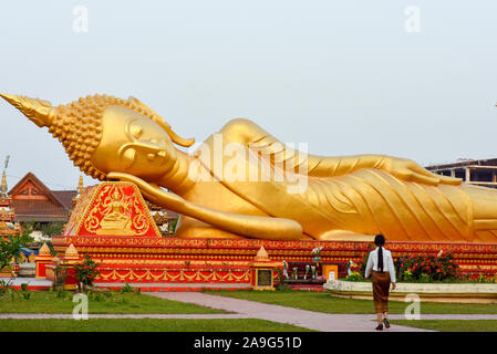 Liegenden Buddha, Pha That Luang Prabang, Vientiane Stockfoto