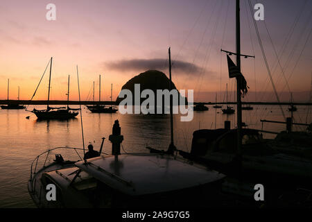 Sonnenuntergang in der Bucht von Morro Bay, Kalifornien, USA Stockfoto