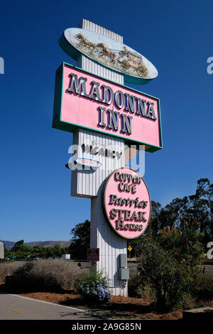 Skurrile Kisch Hotel Madonna Inn am Highway 1, Kalifornien, USA Stockfoto