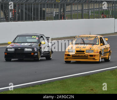 Paul Mensley, Matt Ellis, Ford Sierra Cosworth RS 500, Carey McMahon, Ford Sierra Cosworth RS 500, historische Tourenwagen Challenge, 1966-1990, Silverston Stockfoto