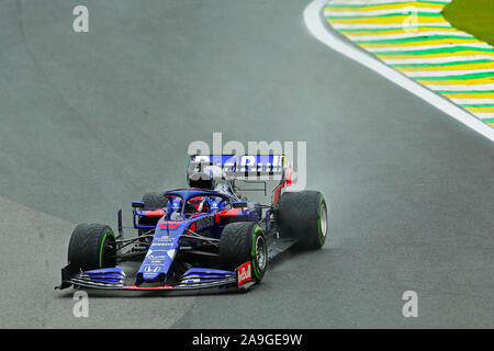 Sao Paulo, Brasilien. 15. Nov 2019. 15. November 2019; Autodromo Jose Carlos Pace, Sao Paulo, Brasilien; Formel 1 Grand Prix von Brasilien, Praxis Tag; Daniil Kvyat (RUS) Scuderia Toro Rosso STR 14 Redaktionelle Verwendung Credit: Aktion Plus Sport Bilder/Alamy leben Nachrichten Stockfoto