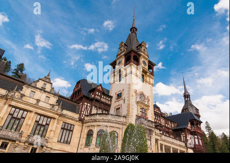 Schloss Peles Peleș Schloss, Karpaten, Sinaia, in der Nähe von Brasov, Prahova, Rumänien Stockfoto