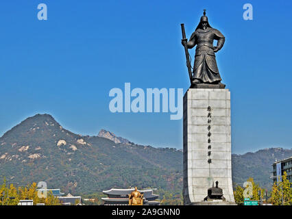 Statue von Admiral Yi Sun-Sin in der Innenstadt von Seoul, Südkorea Stockfoto