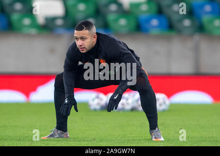 Belfast, Nordirland. 15 Nov, 2019. BELFAST, WIndsor Park, 15-11-2019, Saison 2019/2020, Fußball EM-Qualifikationsspiel. Niederlande player Memphis Depay während des Spiels Holland Züge in Belfast Credit: Pro Schüsse/Alamy leben Nachrichten Stockfoto