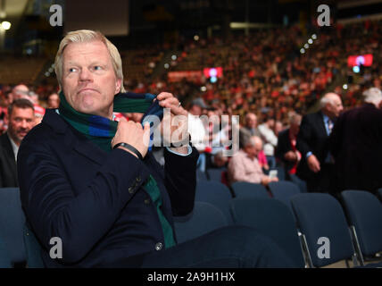 München, Deutschland. 15 Nov, 2019. Fussball: Bundesliga, Hauptversammlung FC Bayern München in der Olympiahalle. Oliver Kahn, der ehemalige Kapitän und Torwart, besucht die Hauptversammlung. Quelle: Tobias Hase/dpa/Alamy leben Nachrichten Stockfoto