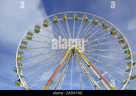 Riesenrad auf Wilbasen Kirmes Stockfoto