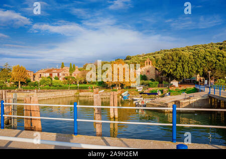 Isola Maggiore (Greate Insel) kleiner Hafen am Lago Trasimeno in Umbrien Stockfoto