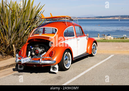 Benutzerdefinierte Volkswagen Käfer surfen Auto, San Carlos State Beach, Monterey, Kalifornien, Vereinigte Staaten von Amerika Stockfoto