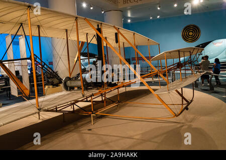 Das Museum der Wissenschaft und Industrie verfügt über ein Replica Version der Wright Flyer, die ursprünglich im Jahre 1903 durch die Gebrüder Wright gebaut. Stockfoto