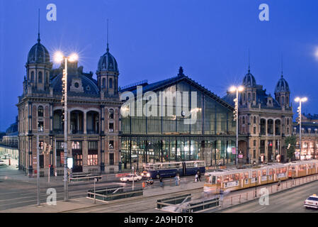 Budapest Nyugati pályaudvar, Westbahnhof, Westbahnhof, Eiffel 1877 Stockfoto