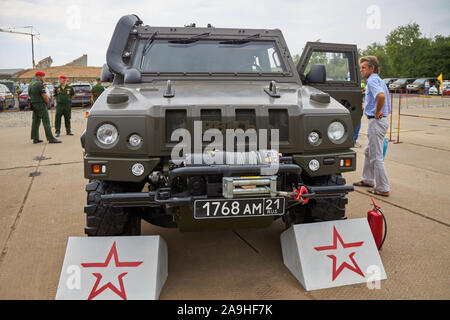 SAMBEK, ROSTOV REGION, Russland, 28. JUNI 2019: Internationale militärische technische Forum ARMEE-2019. Spezielle multi-Zwecke gepanzertes Fahrzeug Rys, Iveco LMV. Stockfoto