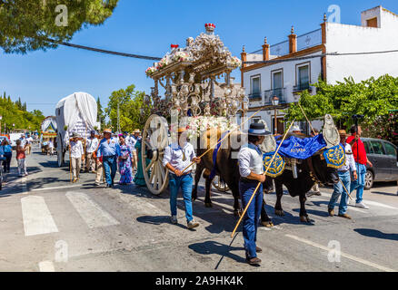 Die Romería de El Rocío oder El Rocío Wallfahrt, obwohl die Stadt Santiponce Spanien Stockfoto