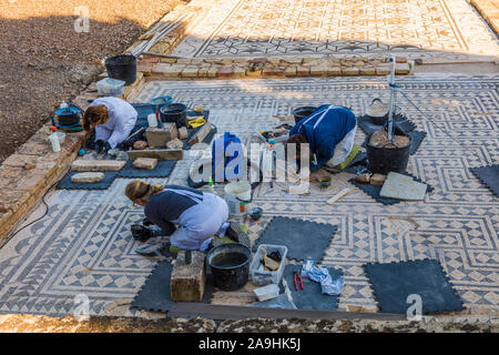 Wiederherstellung arbeiten bei der römischen Siedlung von Italica in Dorf Santiponcethe Spanien Stockfoto