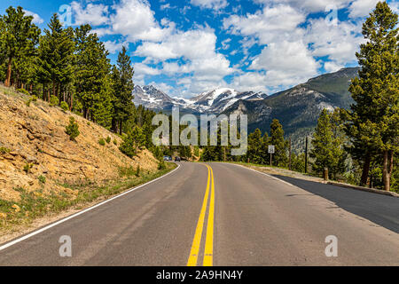 Ein Panorama der Rocky Mountain National Park in Colorado von Fall River Road. Stockfoto