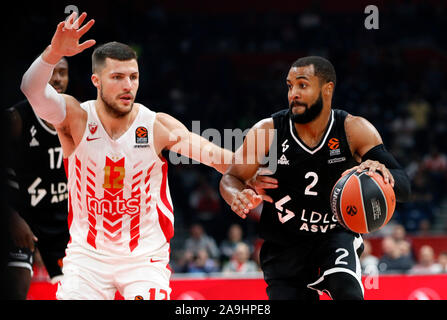 Belgrad, Serbien. 15 Nov, 2019. Asvel des Jordan Taylor (R) Mias mit Crvena Zvezda Billy Baron während der regulären Saison Runde 8 Euroleague Basketball Spiel in Belgrad, Serbien am November 15, 2019. Asvel gewann 74-72. Credit: Predrag Milosavljevic/Xinhua/Alamy leben Nachrichten Stockfoto