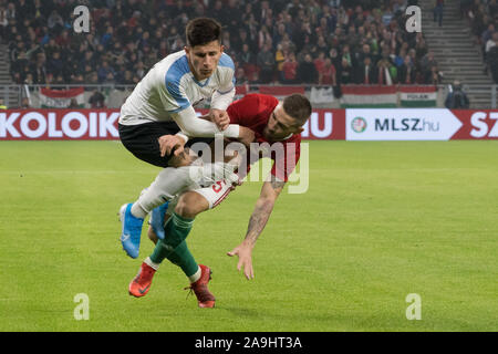 Budapest, Ungarn. 15 Nov, 2019. Brian Rodriguez (L) von Uruguay Mias mit Zsolt Nagy in Ungarn während der Einweihung des neu rekonstruierten Ferenc Puskas Stadion in Budapest, Ungarn am November 15, 2019. Credit: Attila Volgyi/Xinhua/Alamy leben Nachrichten Stockfoto