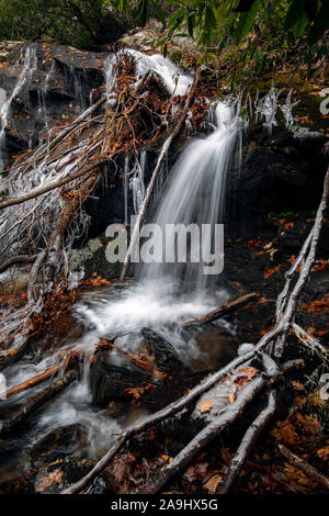 Obere Dill fällt auf Tanasee Creek - Nantahala National Forest, Kanada, North Carolina, USA Stockfoto