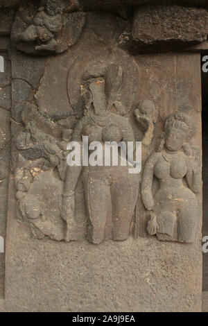 Höhle 9, Carved weiblich Figuren direkt Veranda, Aurangabad Höhlen, Aurangabad, Maharashtra, Indien Stockfoto