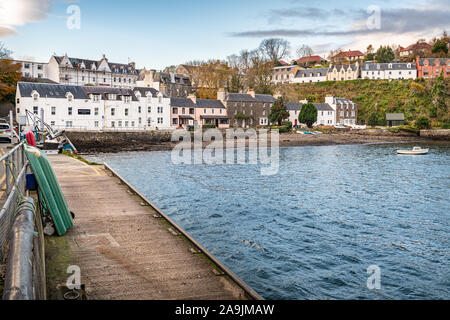 Hafen und Hafen Gebäude, Portree auf der Insel Skye, Schottland Stockfoto