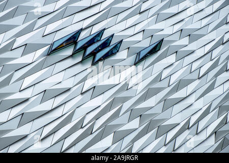 Fassade der Titanic Belfast, Belfast, Nordirland, Großbritannien Stockfoto