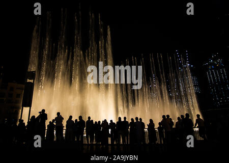 Dubai bei Nacht Stockfoto