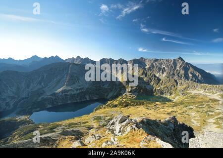 Panoramablick auf die Tatra. Die Tatra sind die höchsten Gipfel der Karpaten auf die polnisch-slowakische Grenze. Stockfoto