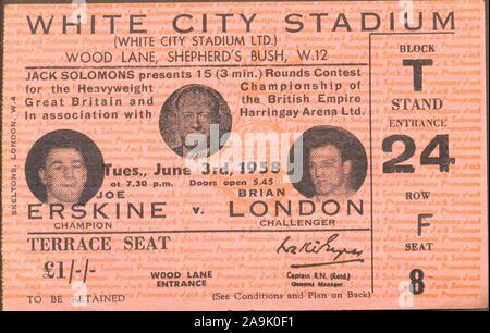 Terrasse Sitz Ticket für Boxkampf zwischen Joe Erskine versus Brian London im White City Stadion am 3. Juni 1958 Stockfoto