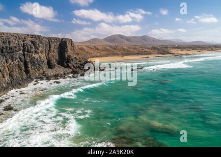 Schöne Aussicht auf die felsige Küste von El Cotillo, Fuerteventura, Kanarische Inseln, Spanien Stockfoto