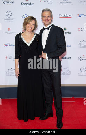 Thorsten Schroeder, Moderator, mit Partner Wiebke TIEDE, roter Teppich, Red Carpet Show, 38. Deutschen Sport drücken Sie die Kugel in der Alten Oper Frankfurt, 09.11.2019. | Verwendung weltweit Stockfoto