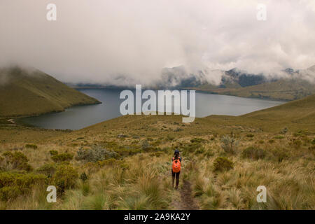 Anzeigen von misty Lagunas de Mojanda aus dem Fuya Fuya Trail, Otavalo, Ecuador Stockfoto