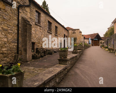 Eingang ruiniert Glastonbury Abbey und Shop Somerset England UK Kloster gegründet 7 thc und erweiterten 10 thc eine der reichsten und mächtigsten monaste Stockfoto