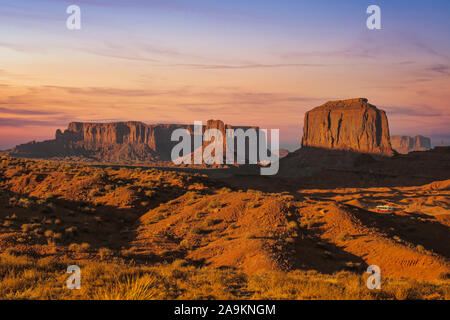 Die berühmten Buttes von Monument Valley, Utah, USA Stockfoto