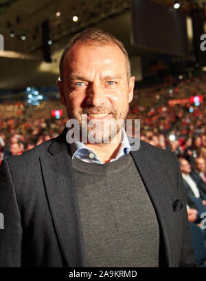 München, Deutschland. 15 Nov, 2019. Fußball FC Bayern München Hauptversammlung München, 15. November 2019. headcoach Hansi FLICK (FCB), Team Manager, Trainer, FCB-Co-Trainer Hermann GERLAND, FC BAYERN MÜNCHEN Hauptversammlung 1. Deutschen Fußball-Bundesliga, München, 15. November 2019 Saison 2019/2020, FCB, München Quelle: Peter Schatz/Alamy leben Nachrichten Stockfoto