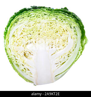 Halbiert Wirsing. auf weißem Hintergrund isoliert. Datei enthält Freistellungspfad Stockfoto