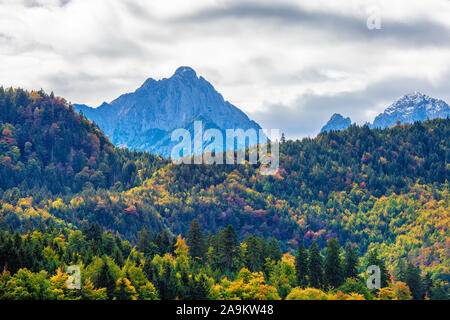Herbst Landschaft rund um den Schwansee. Stockfoto