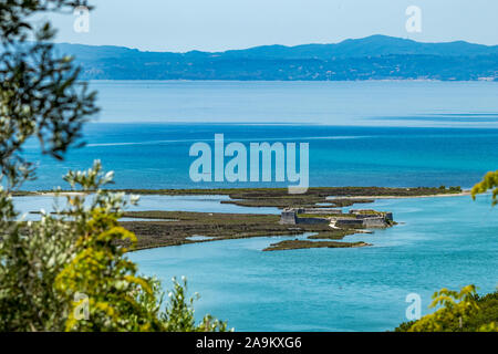 Hohen Winkel sonniger Frühlingstag Blick auf Lagune Salz See im Nationalpark von Butrint in Albanien, Europa Stockfoto