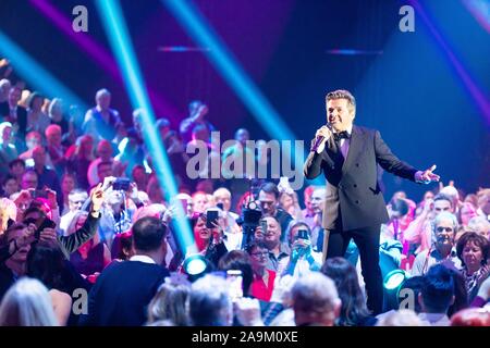 15 November 2019, Baden-Württemberg, Offenburg: Der Musiker Thomas Anders während der Aufnahmen zu den Silvester zeigen, BR, ORF und SRF führt. Foto: Philipp von Ditfurth/dpa Stockfoto