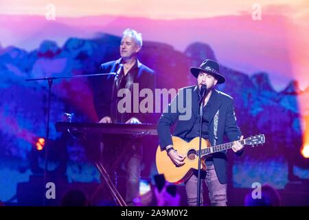 15 November 2019, Baden-Württemberg, Offenburg: Die Musiker der Band Schürzenjäger während der Aufnahmen zu den Silvester zeigen, BR, ORF und SRF durchführen. Foto: Philipp von Ditfurth/dpa Stockfoto