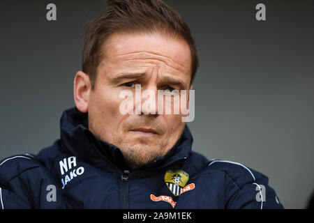 Nottingham, UK. 16. Nov 2019. Notts County Manager, Neal Ardley während des Vanarama nationalen Liga Match zwischen Notts County und Barrow am Meadow Lane, Nottingham am Samstag, den 16. November 2019. (Credit: Jon Hobley | MI Nachrichten) Editorial nur mit der Credit: MI Nachrichten & Sport/Alamy leben Nachrichten Stockfoto