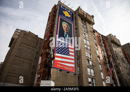 Allgemeine Ansicht von Bill Clinton Statue auf Bill Clinton Boulevard Pristina, Kosovo. Stockfoto