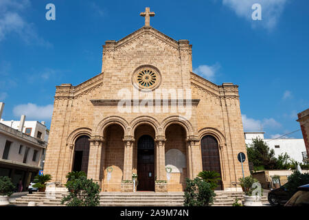 Kirche von Christus, dem König (parrocchia Cristo Re Leuca) auf der Piazza Redentore in Santa Maria di Leuca in Apulien (Puglia) im südlichen Italien Stockfoto