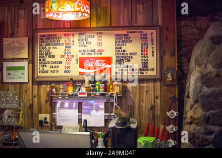 Ein Menü in der Rückseite eines alten Zeit Restaurant Stockfoto