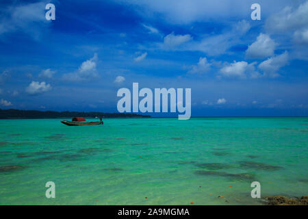 Die faszinierende Aussicht vom Strand von Havelock Island (Andamanen, Indien) Stockfoto